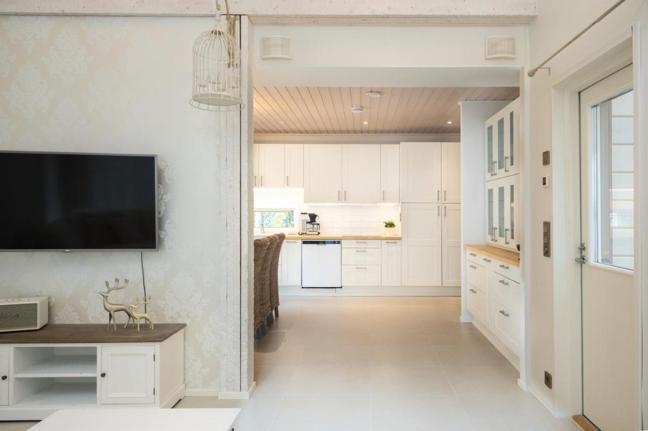 Luxurious Villa Kinos With Jacuzzi Rovaniemi Zewnętrze zdjęcie
