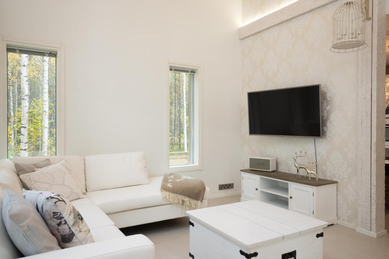 Luxurious Villa Kinos With Jacuzzi Rovaniemi Zewnętrze zdjęcie